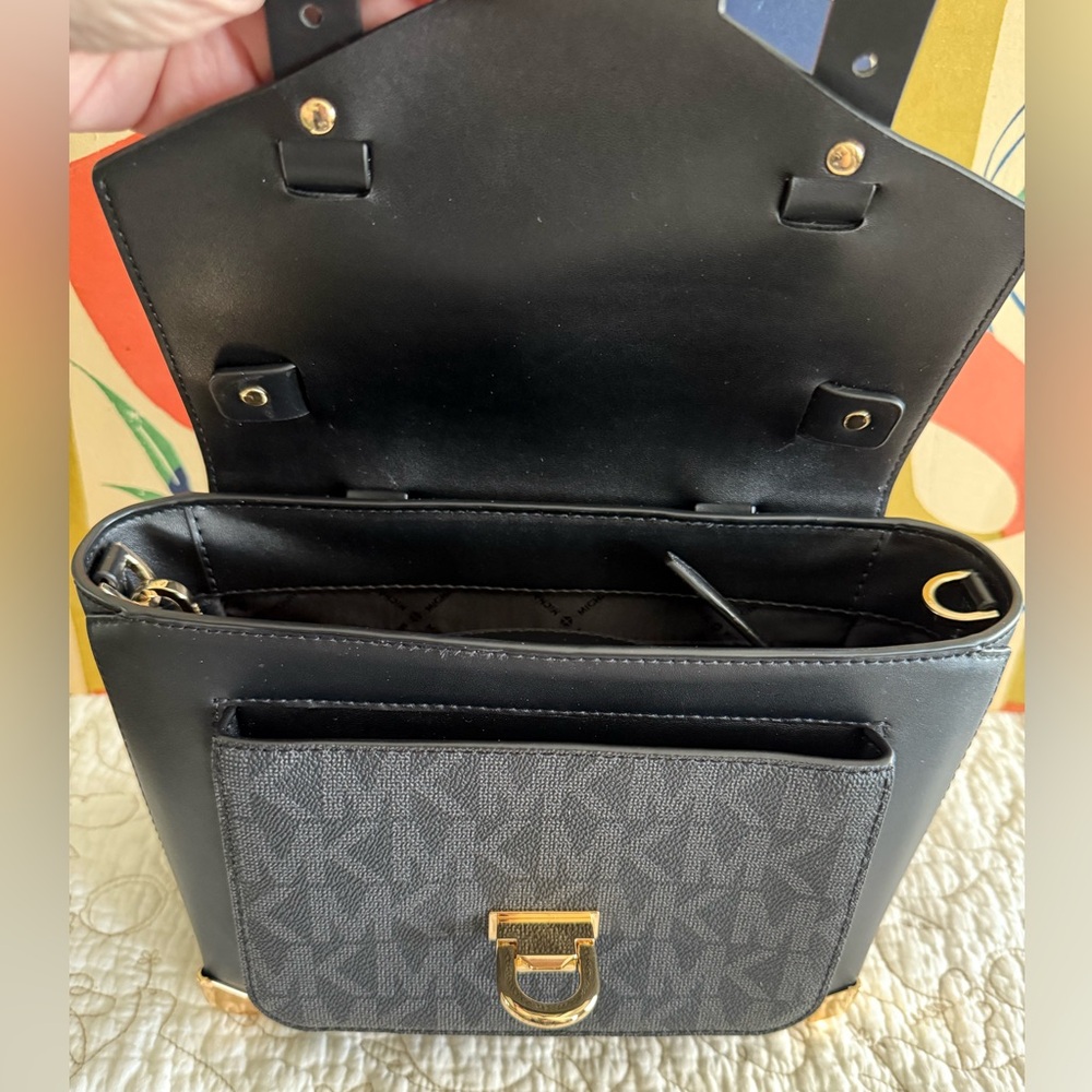 🌟NWT🌟 Michael Kors Manhattan Black & Grey Satchel w/ Gold Accents - Picture 9 of 15